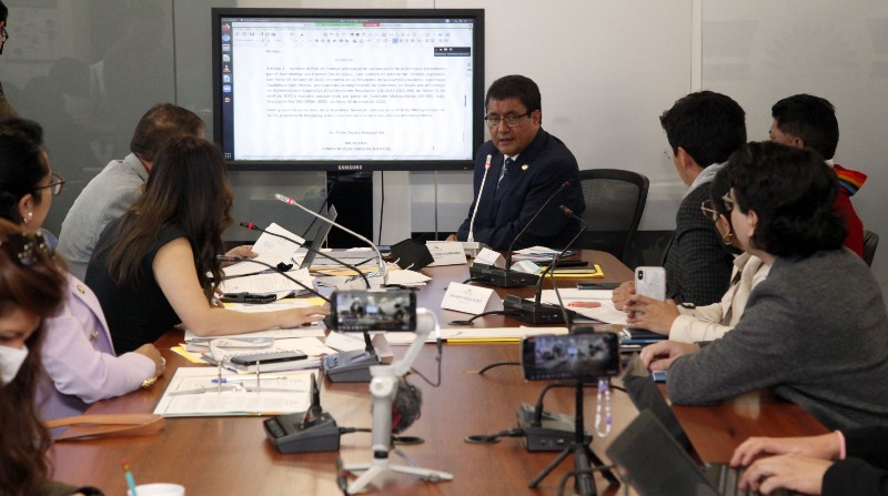 Comisión ocasional que analiza la situación de la presidenta de la Asamblea, se reunió ayer en la sede legislativa. Foto: Patricio Terán / El Comercio