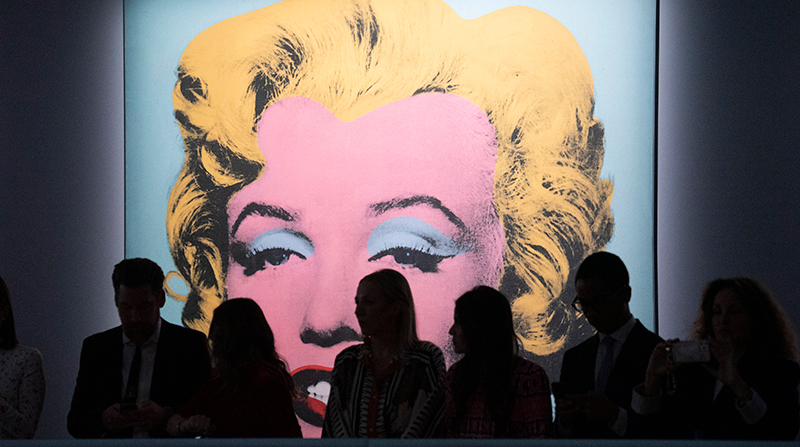 Una pintura de Marilyn Monroe de Andy Warhol, en una subasta, este 9 de mayo de 2022. Foto: EFE
