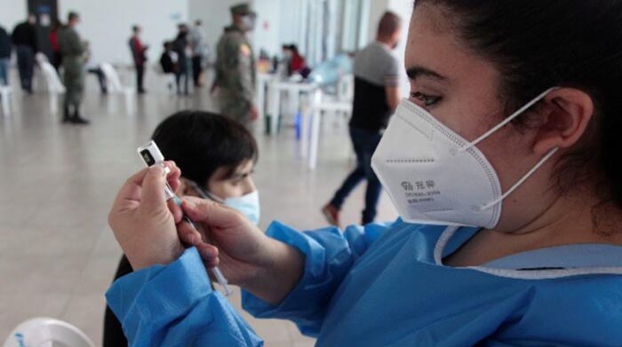 Los avances de la vacunación masiva permitieron que desde el 28 de abril no sea obligatorio el uso de la mascarilla. Foto: Archivo / EL COMERCIO.