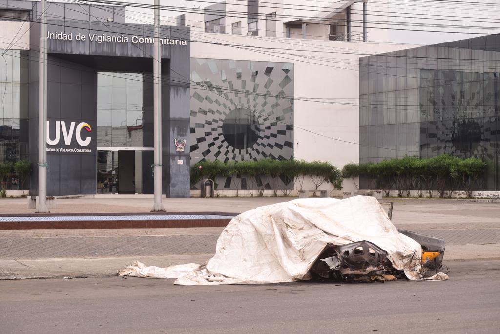 Un vehículo bomba estalló frente la UVC La Florida, al norte de Guayaquil. Foto: EL COMERCIO