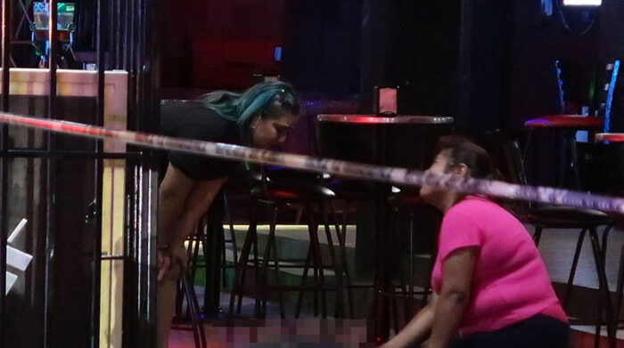 Las balaceras alcanzaron a distintas personas que visitaban una zona de bares en Cancún. Foto: EFE