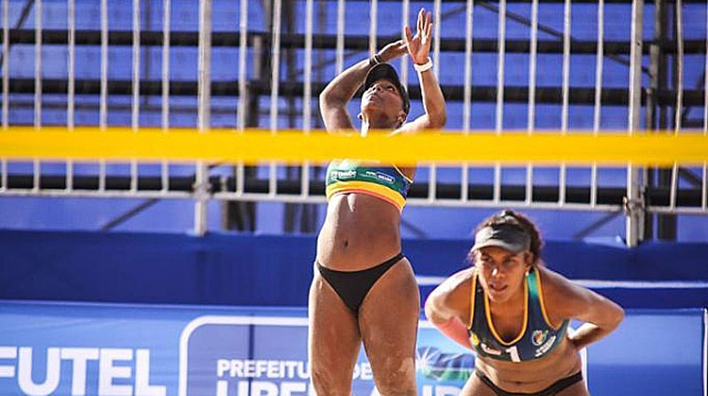La dupla femenina ecuatoriana de voleibol playa logró el boleto para el Mundial en Roma. Foto: Twitter @ECUADORolimpico