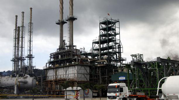 Petroecuador hizo pública la invitación para la licitación de la rehabilitación de la Refinería Esmeraldas. Foto: Patricio Terán / EL COMERCIO.