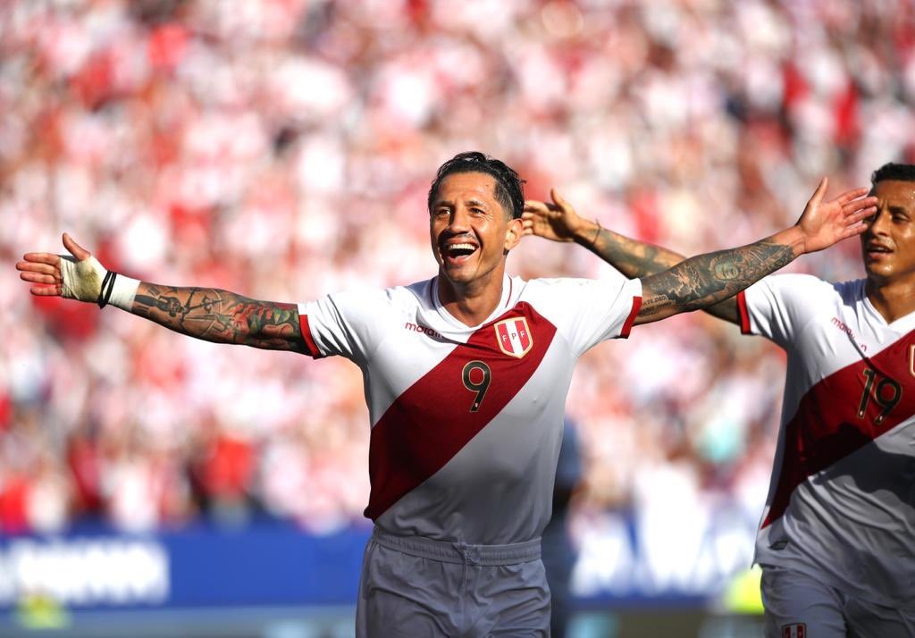 Gianluca Lapadula anotó el gol de Perú ante Nueva Zelanda. Foto: FPF