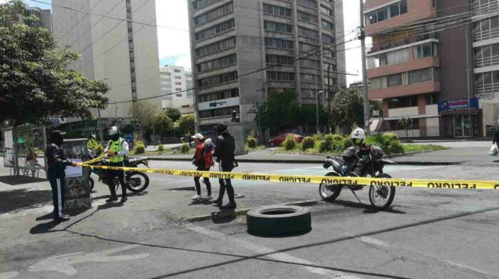 Imagen referencial de los cierre viales que se registran en Quito este 30 de junio de 2022. Foto: AMT.
