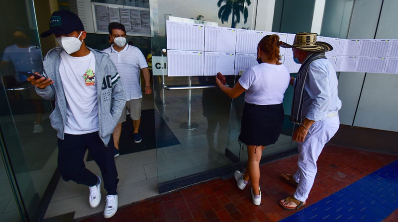 Los ciudadanos colombianos acudieron a votar por la segunda vuelta de las elecciones presidenciales de Colombia. Foto: Enrique Pesantes/ EL COMERCIO