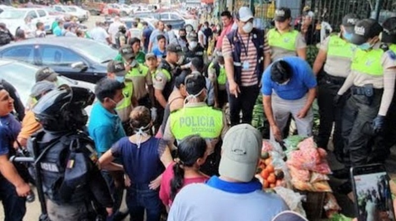 Escasez de víveres en el mercado Montebello de Guayaquil