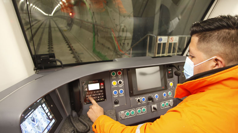 Las autoridades del Municipio señalaron que las personas que se contraten para el Metro de Quito deberán recibir capacitación sobre el funcionamiento del nuevo sistema de transporte. Foto: Archivo/ EL COMERCIO