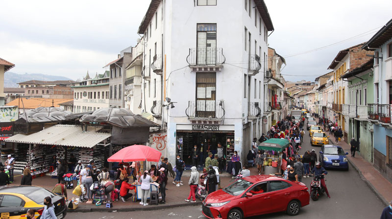 En Quito hubo escaso movimiento de personas, a diferencia de otros fines de semana, por las protestas que se registran en la capital. Foto: Julio Estrella/ EL COMERCIO