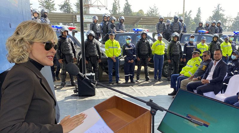 Cynthia Viteri fue cuestionada por llevar camionetas y agentes del Municipio de Guayaquil a Quito. Foto: Patricio Terán/ EL COMERCIO