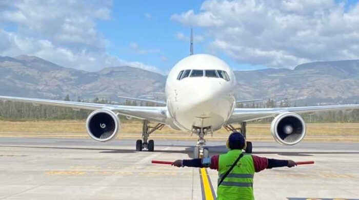 El aeropuerto de Quito recibió 540 000 turistas internacionales en los primeros meses de este año. Foto: Redes sociales