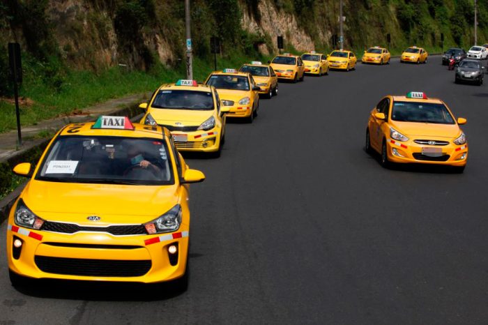 Una caravana pacífica del gremio de taxistas se llevó a cabo el 18 de junio de 2022. Foto: Patricio Terán / EL COMERCIO