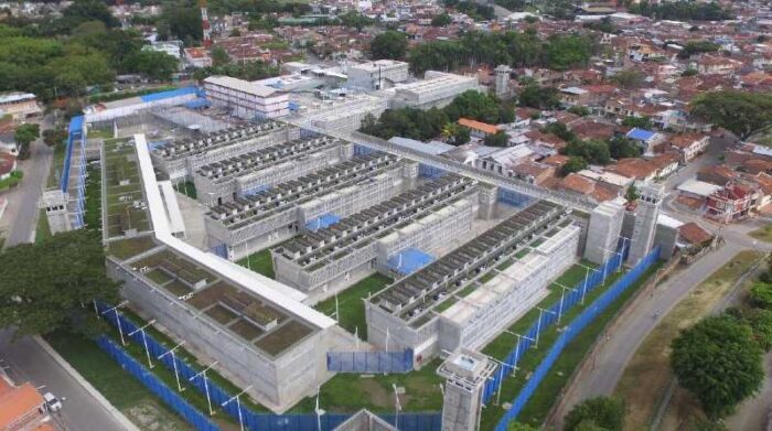 A las 1:00 de la mañana de este martes 28 de junio de 2022 se presentó un motín en una prisión de Colombia. Foto: Internet