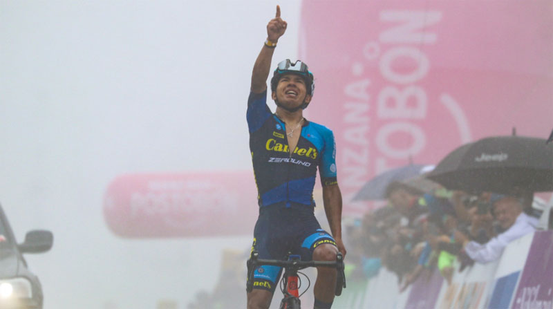 Édgar Cadena ganó la etapa 7 en la Vuelta a Colombia. Foto: @Vueltacolombia1