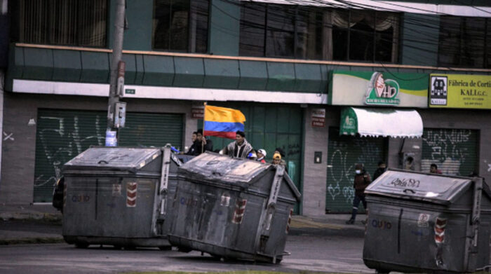 El Municipio alertó los problemas con el manejo de la basura, por los bloqueos en las protestas. Foto: EL COMERCIO