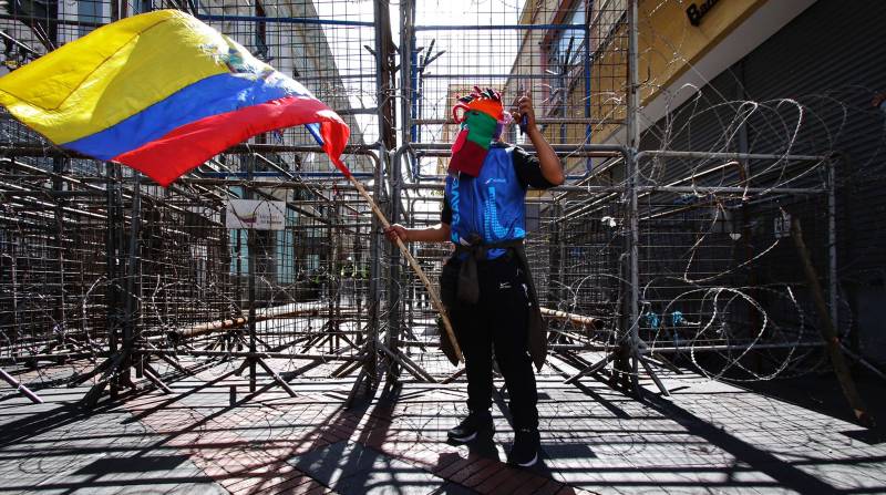 En un comunicado, el Departamento de Estado de EE.UU. anunció que elevó la alerta de viaje a Ecuador a nivel 3, lo que implica "evitar los viajes debido a serios riesgos para la seguridad". Foto: Carlos Noriega / El Comercio