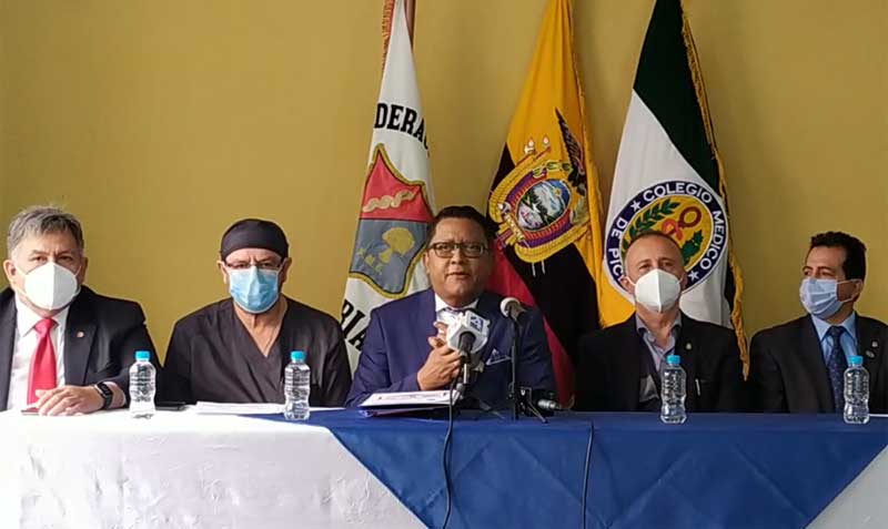 La Federación Médica Ecuatoriana se pronunció tras la reunión con el Secretario General de la Administración Pública, en Quito. Foto: captura