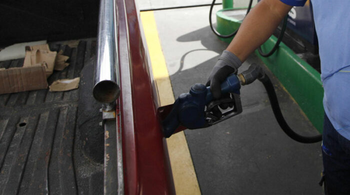 Las gasolinas tendrían nuevos precios, según el acta de diálogo que levantó la Comisión Mediadora. Foto: Archivo/ EL COMERCIO