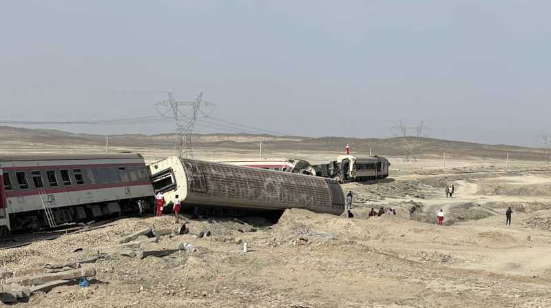 El descarrilamiento de varios vagones deja 21 muertos y 86 heridos, es el peor siniestro desde 2004. Foto: EFE
