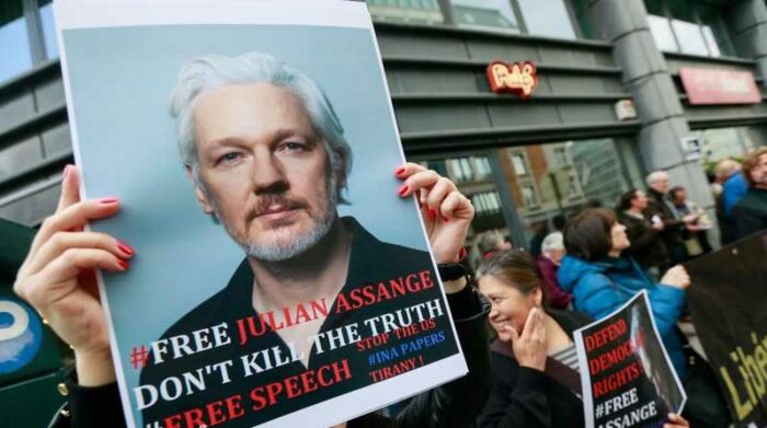 Imagen de archivo de una protesta para pedir la liberación del fundador de WikiLeaks, Julian Assange. Foto: EFE/Stephanie Lecocq