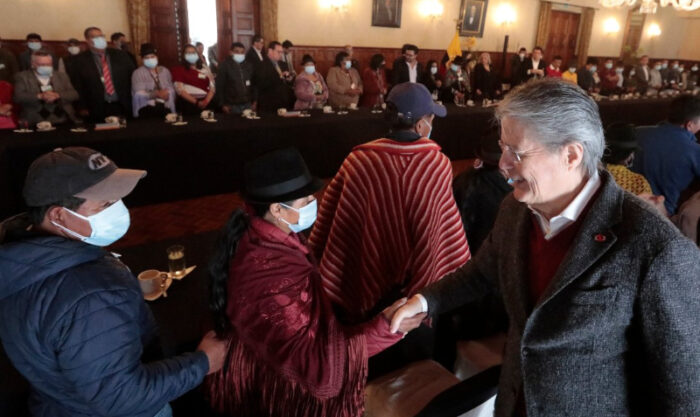 El presidente Guillermo Lasso se reunió con indígenas de Cotopaxi residentes en Quito. Foto: Cortesía.