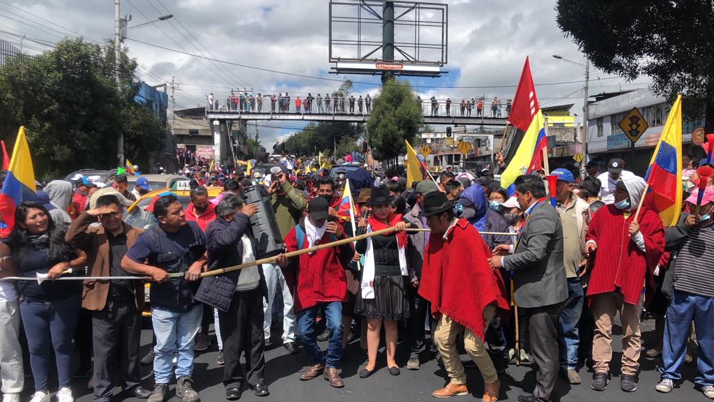 Las delegaciones indígenas marchan este jueves 30 de junio de 2022 en Quito, en el día 18 de protestas nacionales. Foto: EL COMERCIO