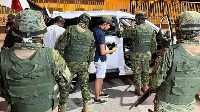 La Fuerza de Tarea Conjunta realizó un operativo el último miércoles 8 de junio en Esmeraldas. Foto: Carlos Noriega/ EL COMERCIO