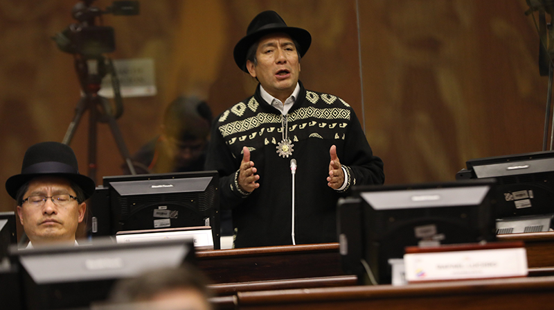 La moción fue presentada por el jefe de bloque de Pachakutik, Salvador Quishpe. Foto: Asamblea