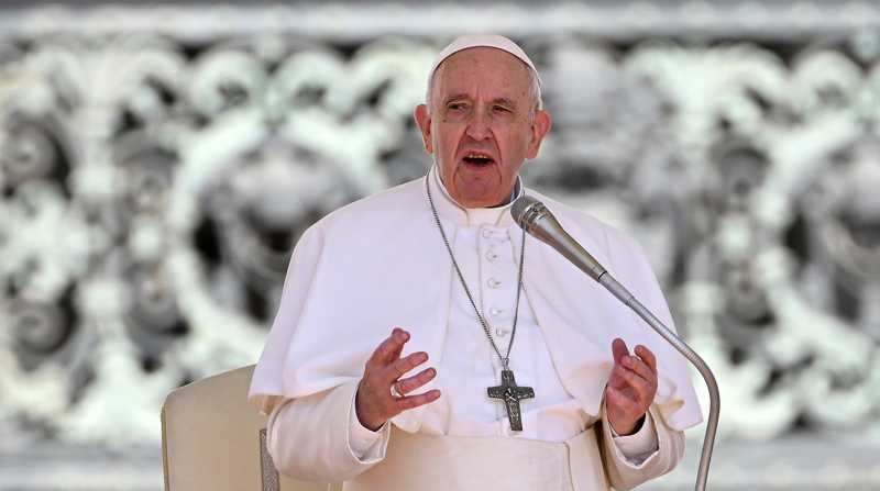 Papa Francisco durante la audiencia de los miércoles en la plaza de San Pedro del Vaticano. Foto: EFE