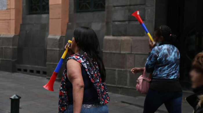 Las trabajadoras sexuales bloquearon el paso en distintas calles del Centro Histórico, para protestar. Foto: Diego Pallero/ EL COMERCIO