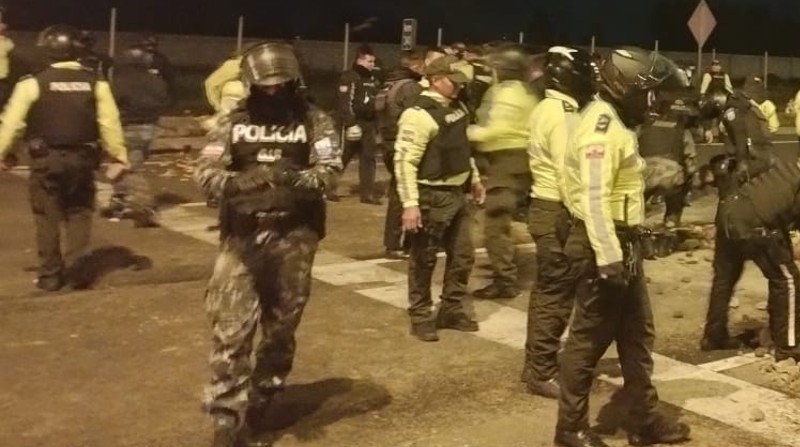 Se realizaron operativos de control a lo largo de todo el Distrito Metropolitano de Quito. Foto: Twitter Policía Nacional