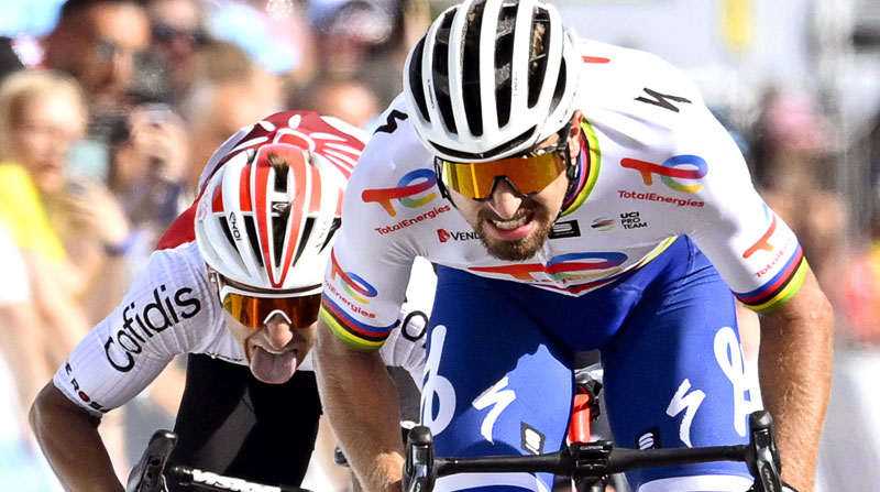 Peter Sagan en el momento que gana la etapa en la Vuelta a Suiza, el 14 de junio del 2022. Foto: EFE