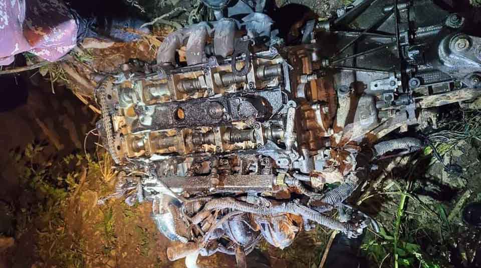 El vehículo quedó totalmente destruido producto de la explosión. Foto: Twitter Radio Sucre