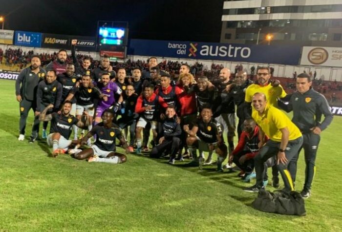 Los jugadores de Aucas festejaron su victoria en la LigaPro. Foto: Aucas