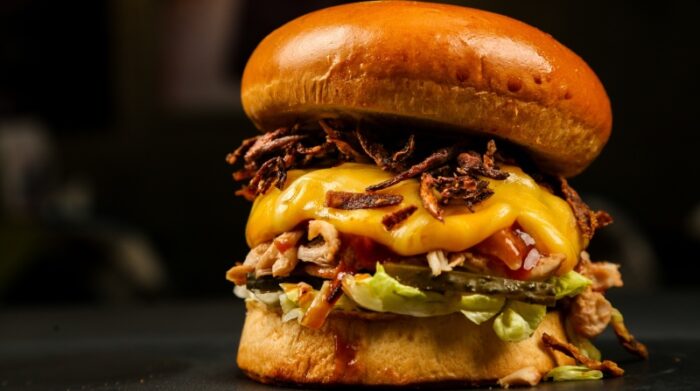 El evento Burger Show se realizará del 23 al 25 de julio para elegir la mejor hamburguesa. Foto: Freepik