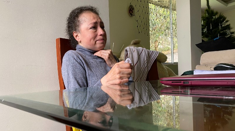 Paola Valencia tiene 51 años y padece cáncer; pide ayuda para adquirir el medicamento que le permite mantenerse en pie. Foto: Patricio Terán / EL COMERCIO.