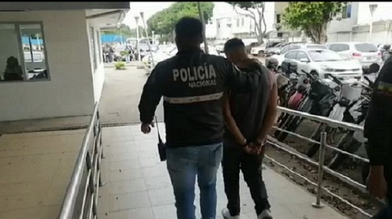 Un hombre de 21 años, con antecedentes penales por tráfico de droga, es acusado del delito de femicidio en Guayaquil. Foto: Cortesía Policía Nacional