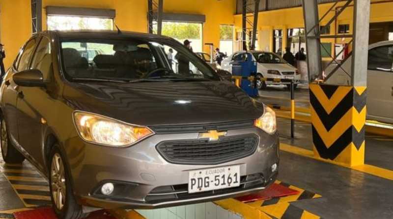La revisión técnica de vehicular es un trámite obligatorio para todos los vehículos que circulan en Quito. Foto: Cortesía AMT