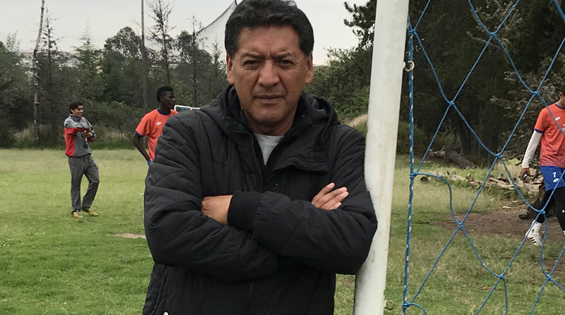 Sixto Vizuete, entrenador ecuatoriano que en el 2022 es parte del cuerpo técnico del Aucas. Foto: archivo / EL COMERCIO