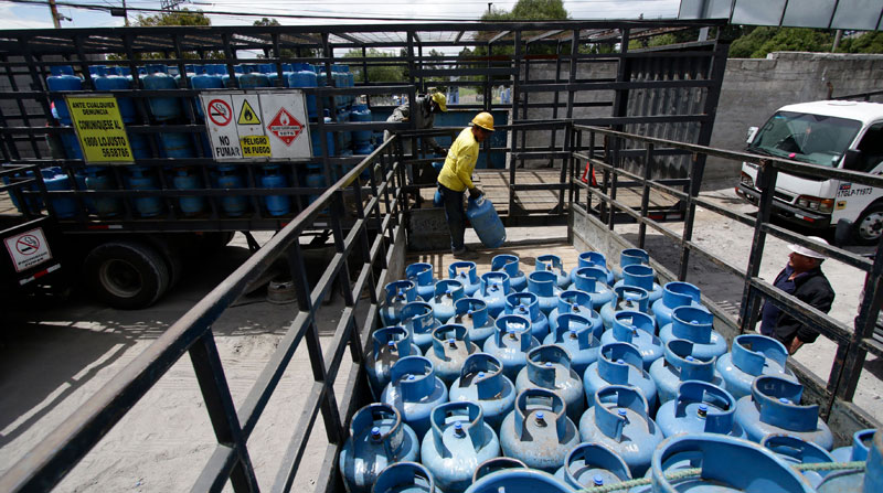 Los distribuidores esperan que se normalice el abastecimiento del gas en el inicio de la segunda quincena de julio. Foto: Carlos Noriega/ EL COMERCIO