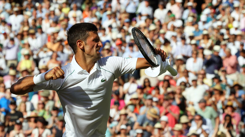 Novak Djokovic festeja su paso a la final de Wimbledon 2022. Foto: EFE