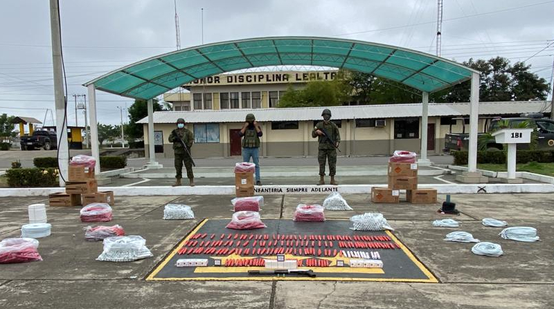 Militares decomisaron materiales explosivos en el cantón Camilo Ponce Enríquez, en Azuay. Foto: Cortesía/FF.AA.