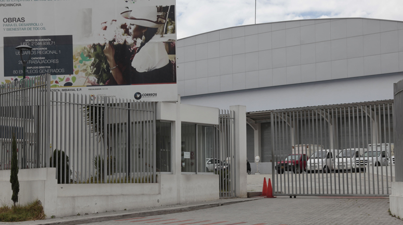 En las instalaciones de Correos del Ecuador ubicadas en Pusuquí, se produjo la sustracción de numerosas encomiendas. Foto: Patricio Terán / EL COMERCIO