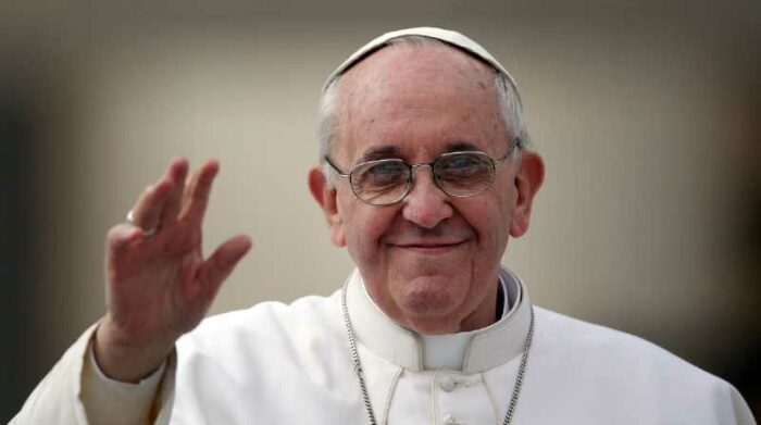 El Papa Francisco recomendó a los jóvenes “consumir menos carne” y alejarse de los lujos. Foto: Internet