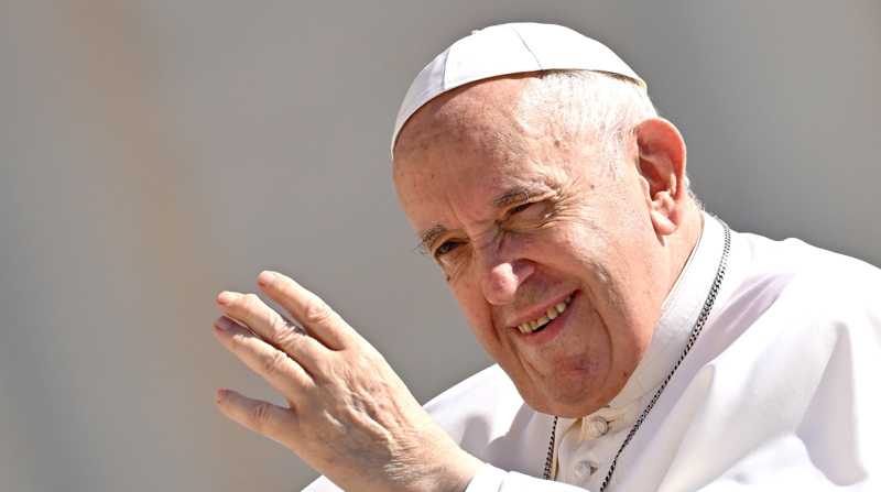 El Papa lamentó cambiar las fechas de viaje a los países de África debido a sus dolores en la rodilla. Foto: EFE/Archivo