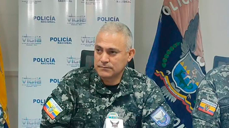 Fausto Salinas, comandante de la Policía, dio detalles sobre el ataque a la bodega en la que se almacenaba droga. Foto: Policía
