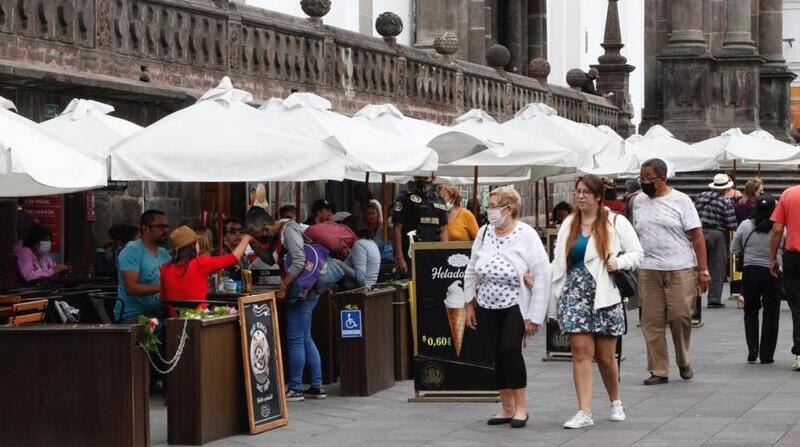 Las cafeterías y restaurantes estaban llenos de clientes. Foto: Patricio Terán / El Comercio