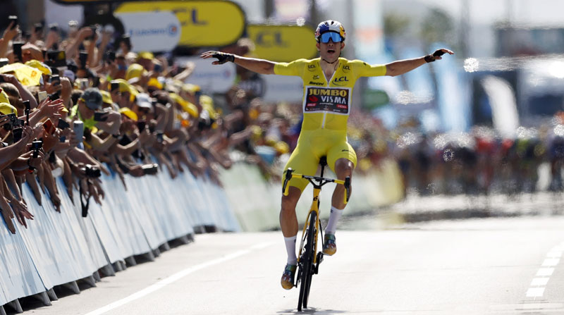 Wout Van Aert, del Jumbo Visma, al ganar la etapa del Tour de Francia el 5 de julio del 2022. Foto: EFE