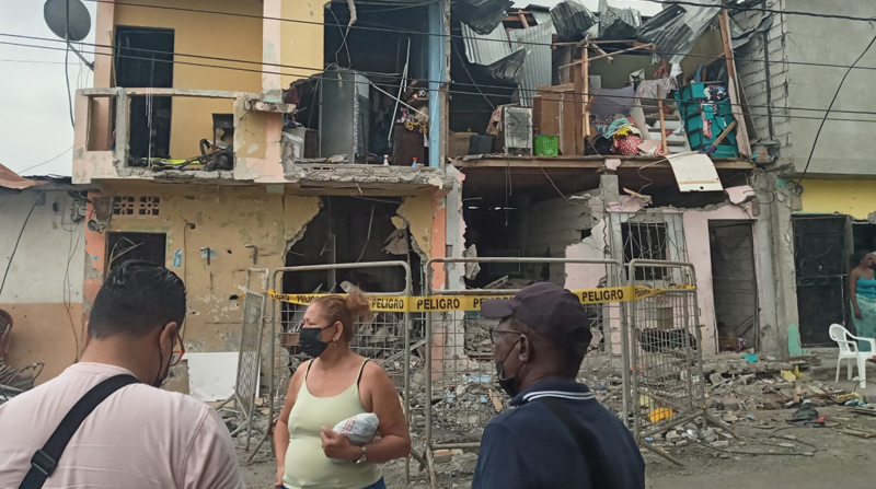 En inicio se reportaron 8 viviendas afectadas tras la explosión en el Cristo del Consuelo. El gobernador del Guayas habló hasta de 11 domicilios con daños. Foto: EL COMERCIO