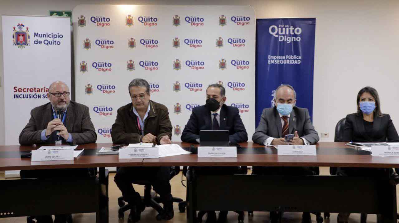 Las autoridades del Municipio de Quitio dieron a conocer las acciones tomadas en La Gasco y La Comuna. Foto: Cortesía.